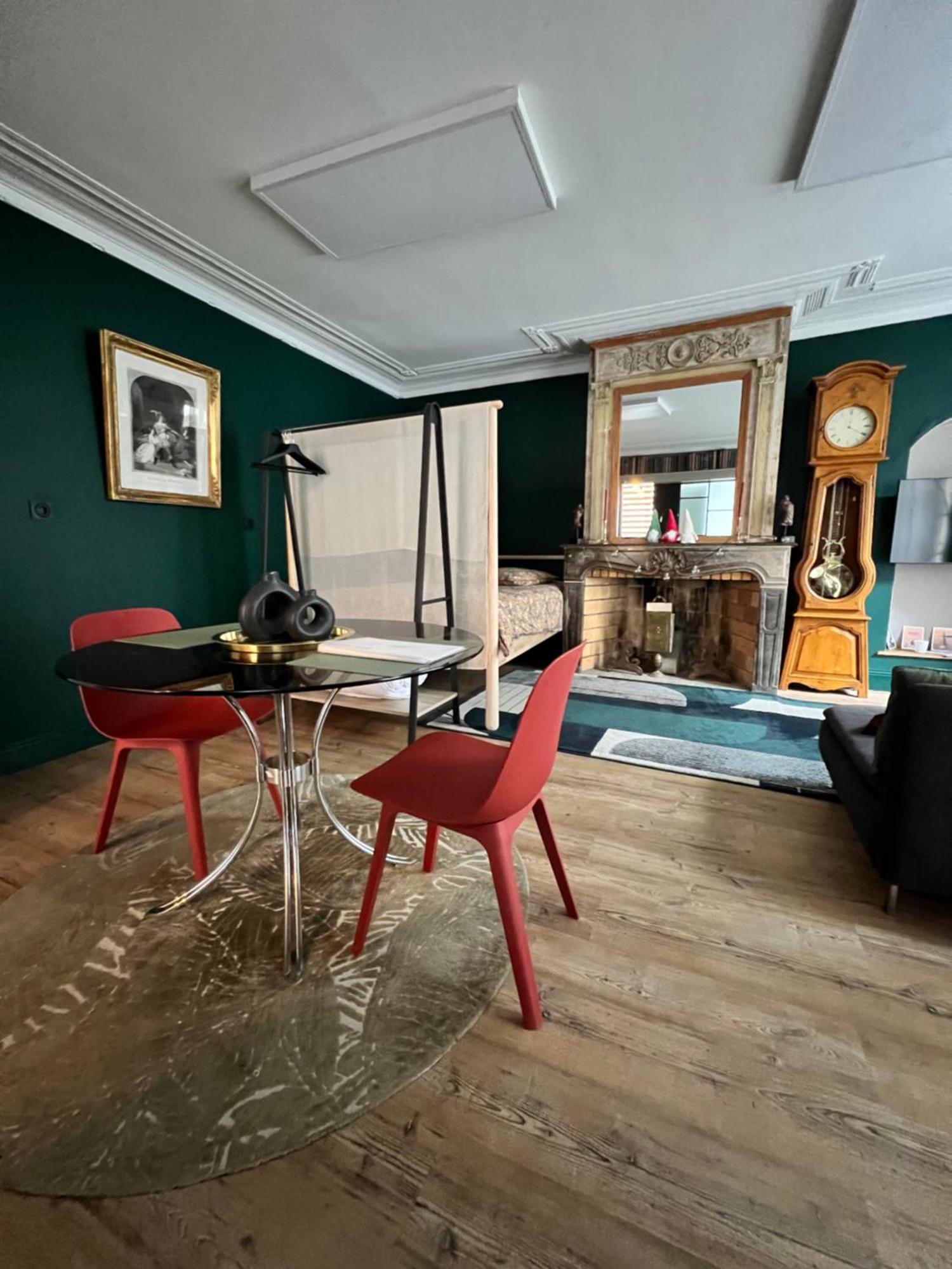 Maison 1747 - Gites De Standing En Vieille-Ville Avec Cour Boulogne-sur-Mer Eksteriør billede